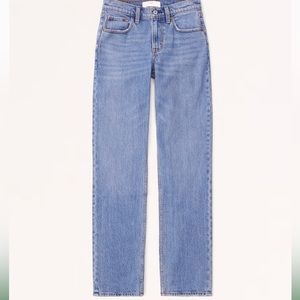 Mid Rise 90s Straight Jean